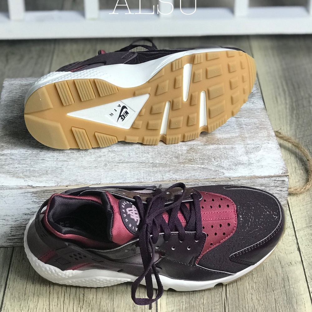 NWT Nike Huarache Run Port Wine WMNS - Picture 6 of 8